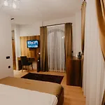 Copper House Apartment *